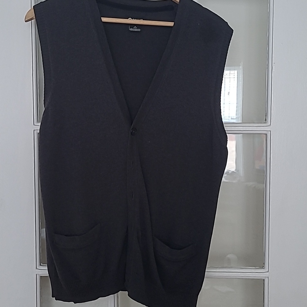 Haggar Men's Charcoal Gray Button Vest